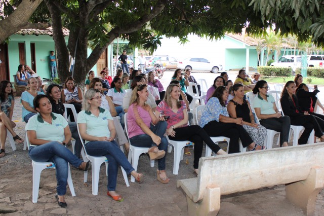 As funcionrias da Sede Administrativa da Unemat foram homenageadas ontem (9) pelo Dia Internacional da Mulher
