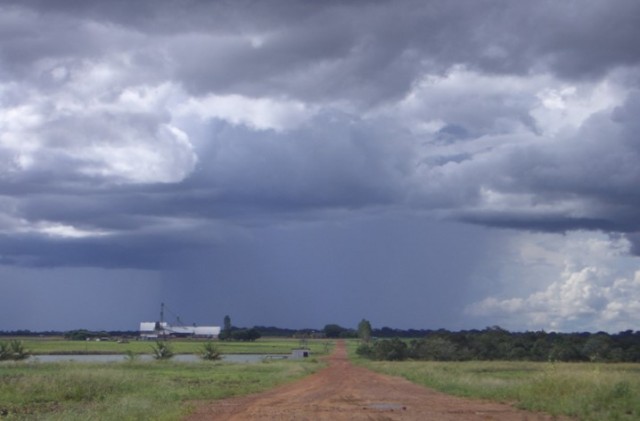 Chuva localizada no fundo de silos de gros em Mato Grosso