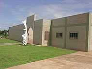 Entre as estruturas est o Museu de Arqueologia, Etnografia, Paleontologia e Espeleologia