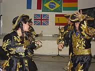 Participao boliviana nas atividades da noite cultural