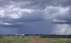 Chuva localizada no fundo de silos de gros em Mato Grosso