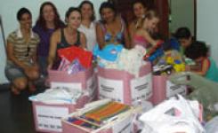 Equipe se prepara para entregar donativos no Lar da Criana