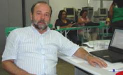 Prof. Eduardo Guimares participa da reunio de trabalho, em Cceres